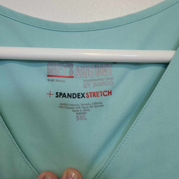 Plus Size Scrub Top - Picture 4 of 5